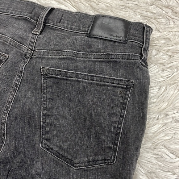 Madewell Distressed 9" Mid-Rise Skinny Jeans in Black Sea - Picture 11 of 11